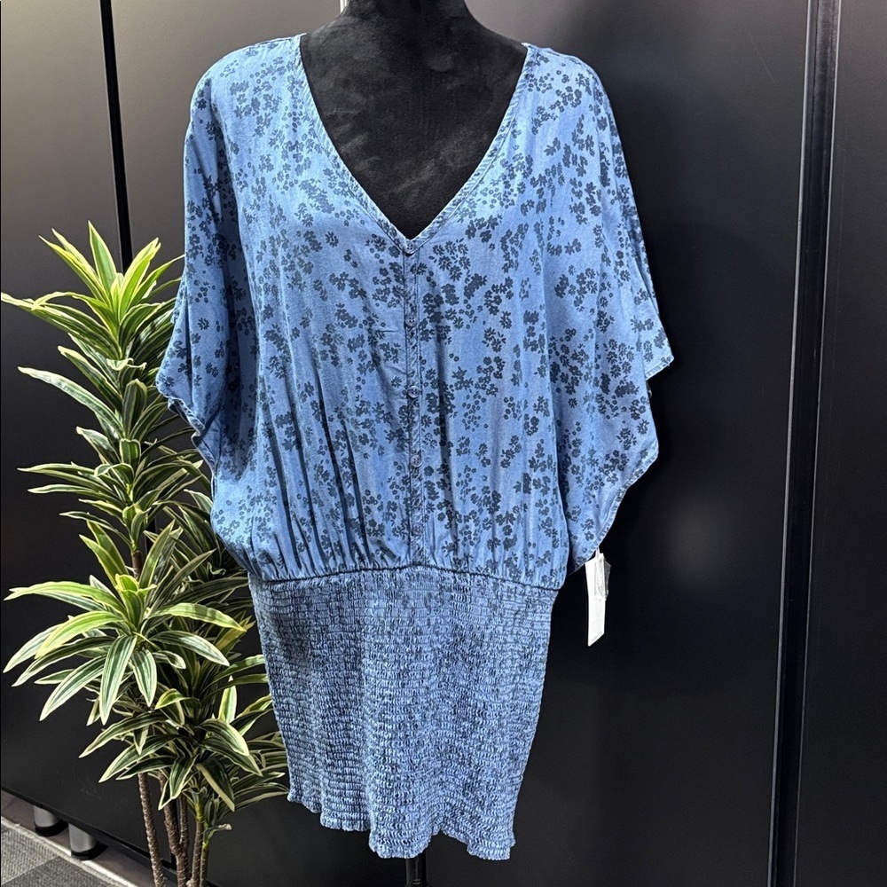 Marissa Olivia Medium Chambray V-neck, Shirred waist,floral print,button detail